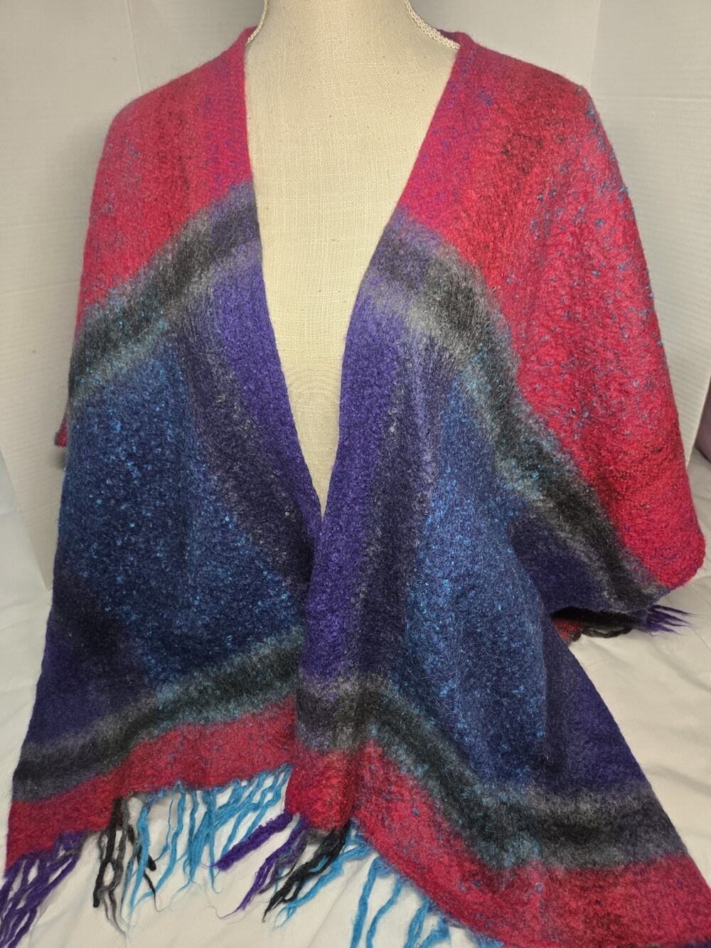 Poncho 100% Wool Rainbow Color Boho Retro Indie Garden Wintergear Woman OS Grung